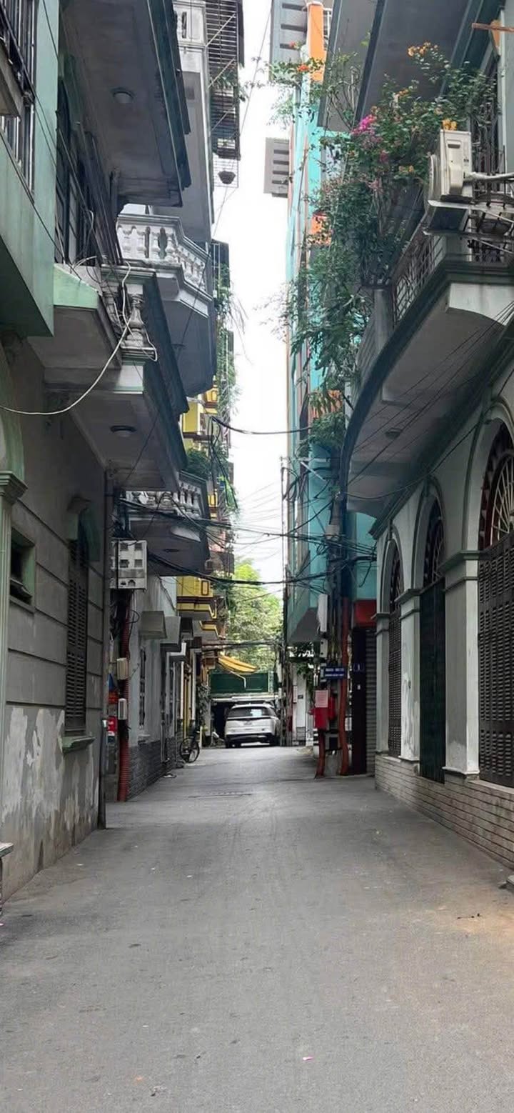 Nhà 4 tầng Ngọc Thụy 40m² 10 tỷ - Sổ hồng sẵn, ô tô đỗ cửa!