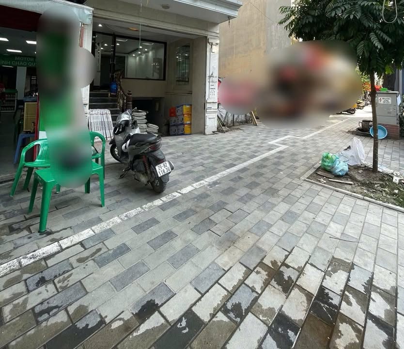 Thuê MBKD Lạc Long Quân 70m² 15tr Mặt tiền kinh doanh