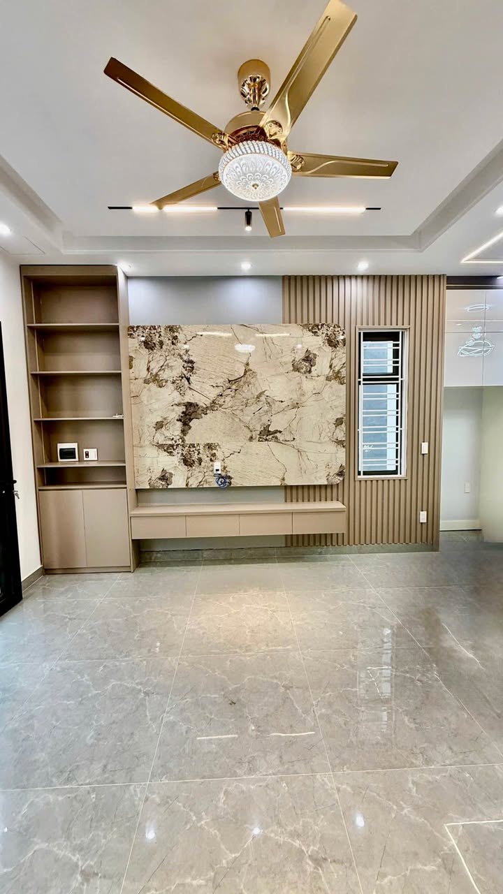 Nhà 4 Tầng Phố Hồ Sen, Hải Phòng - 45m² Sổ Đỏ Chính Chủ