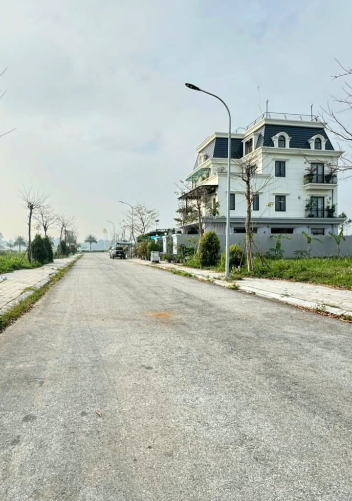 Biệt thự 280m² hướng Đông Nam tại Bắc Đầm Vạc, Vĩnh Yên - Sổ hồng sẵn sang tên