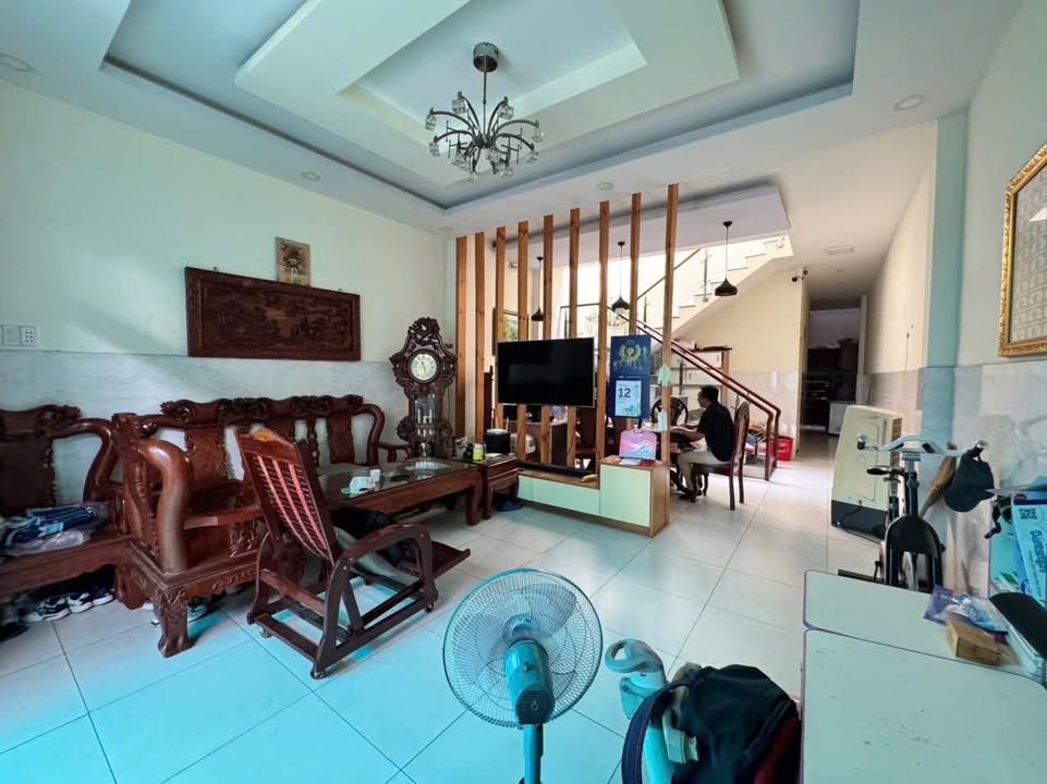 Nhà Hiệp Bình Chánh 100m² 9.9 tỷ - Vị trí đẹp