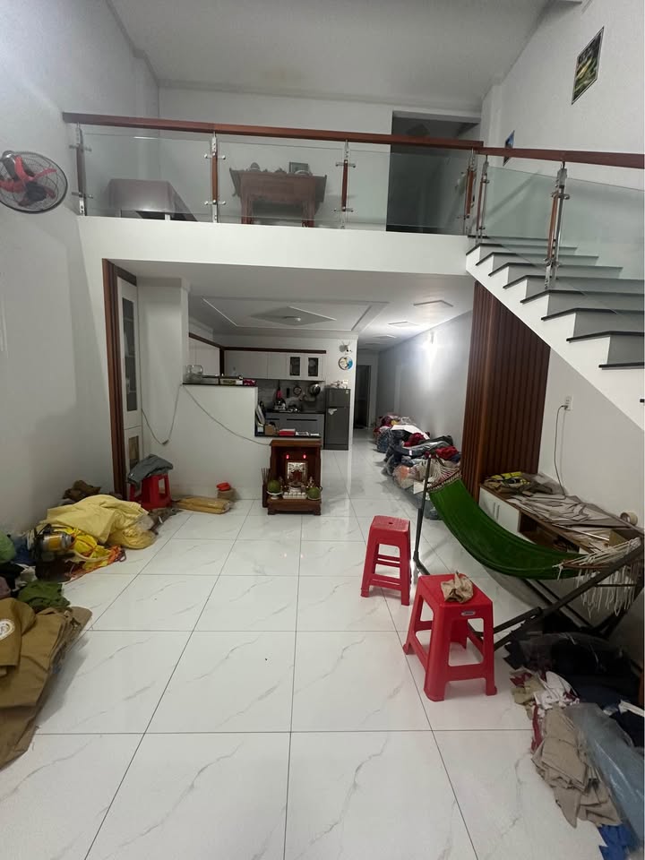 Nhà Gác Lửng Kp3, Đường Đồng Khởi 100m² giá 1.699 tỷ - Sẵn sàng vào ở!