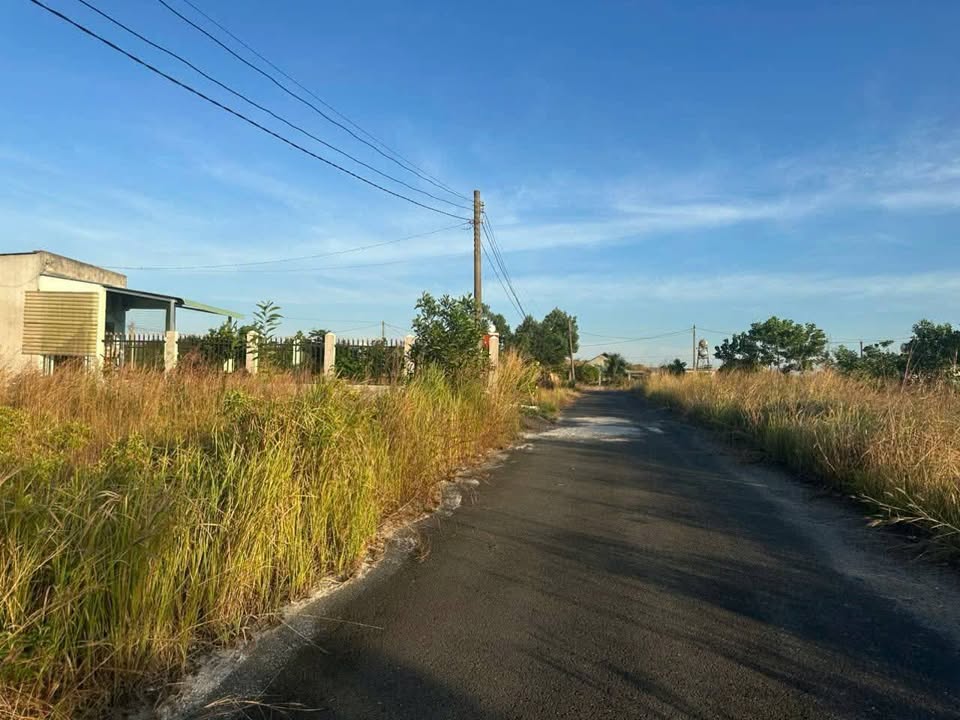 Đất nền Tân Đồng 150m² giá 4 tỷ - Sổ đỏ chính chủ, vị trí đẹp!