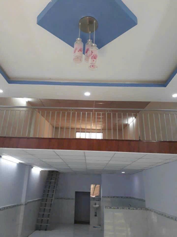 Nhà bán xã Trung Chánh Hóc Môn 50m² giá 4.2 tỷ - Vị trí đẹp, tiện lợi!