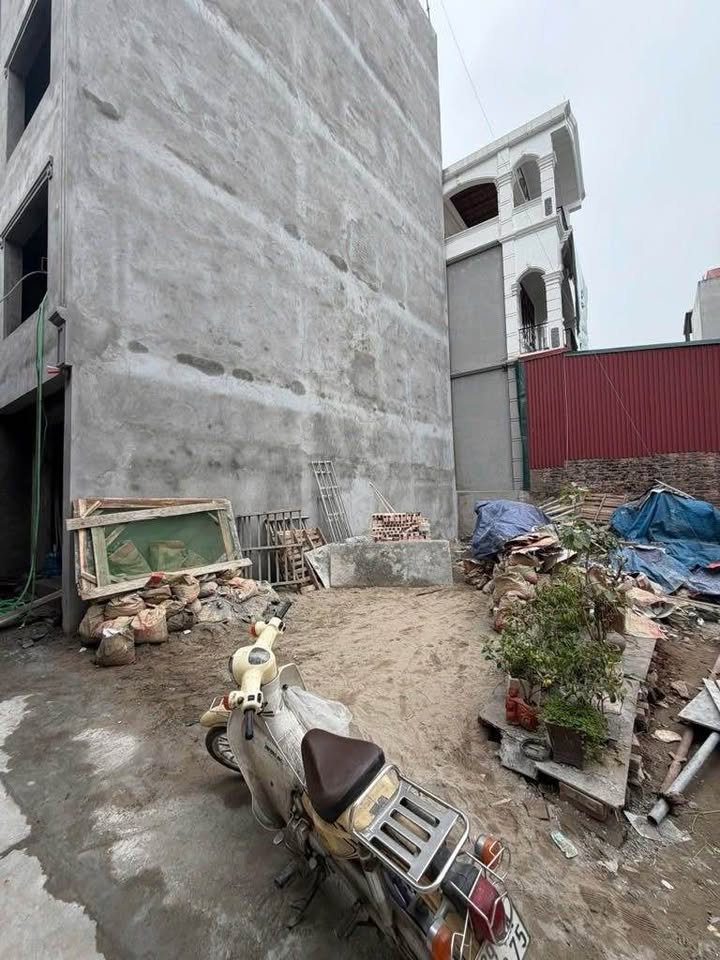 Đất nền Ngọc Thụy Long Biên 42m² giá 6 tỷ - Sổ đỏ chính chủ!