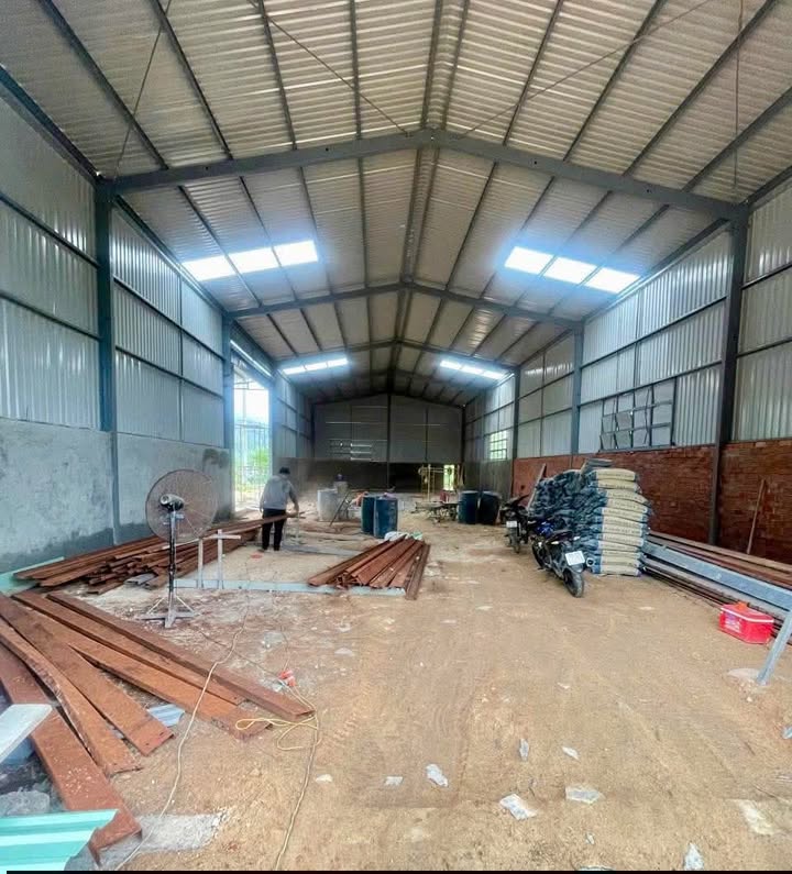 Kho cho thuê 250m² mặt tiền Tây Sơn, Quy Nhơn - Giá 11 triệu/tháng