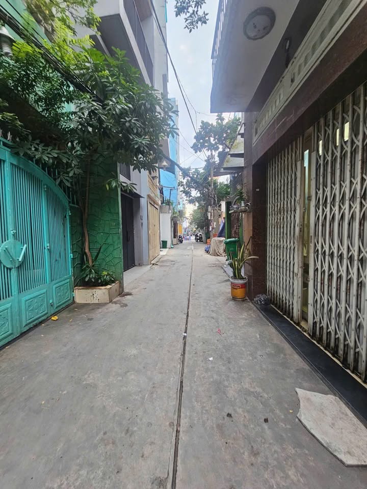 Nhà Quận 1 Trần Hưng Đạo 20m² 3.6 tỷ - Vị trí đẹp hiếm có!