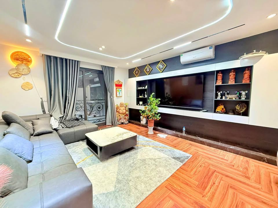 Nhà 7 Tầng Khúc Thừa Dụ, Cầu Giấy (45m²) - Thang Máy, Sổ Đỏ, Giá 15.8 Tỷ