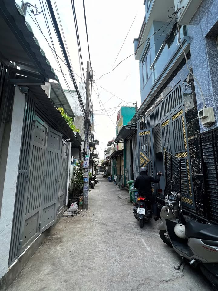 Bán nhà đường Đê Bao Bình Chánh 48m² giá 1.53 tỷ - Chính chủ bán gấp!