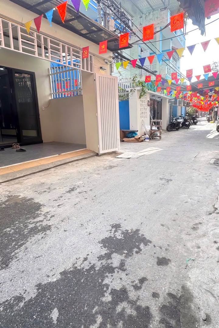 Nhà riêng Cù Chính Lan 71m² 5.99 tỷ - Ô tô vào tận nhà, vị trí đẹp!