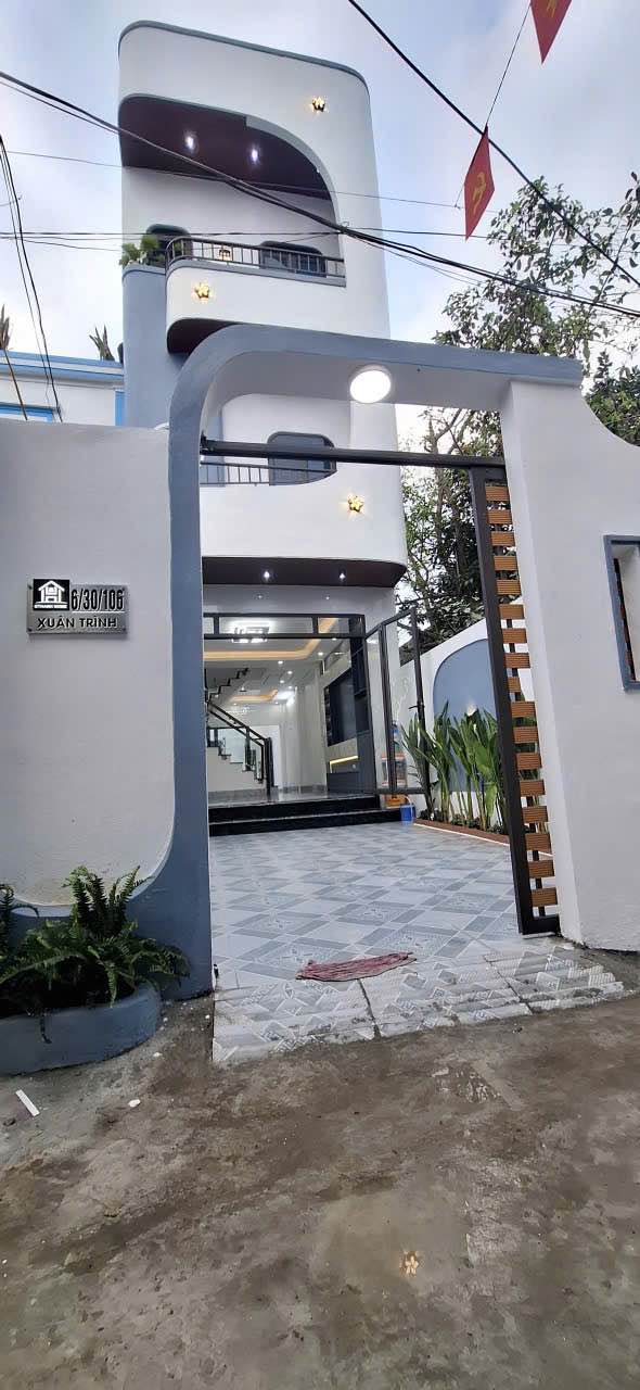 Nhà 3 Tầng Đường Xuân Trình, Nam Định - 83m², Giá Nhỉnh 2 Tỷ