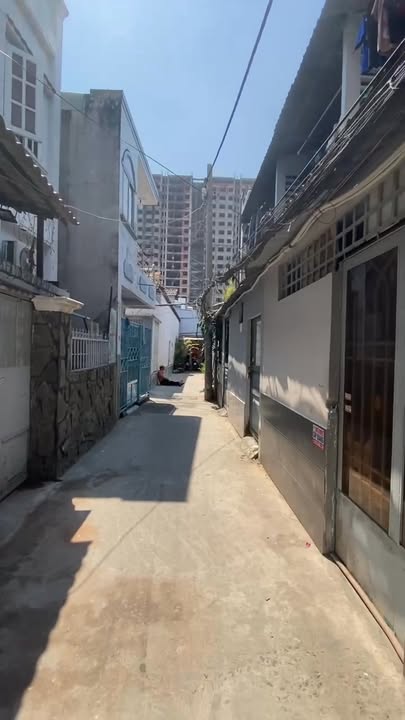 Dãy nhà trọ 4 phòng mặt tiền hẻm 1283 Huỳnh Tấn Phát 74m² giá 5.3 tỷ - Đầu tư sinh lời ngay!