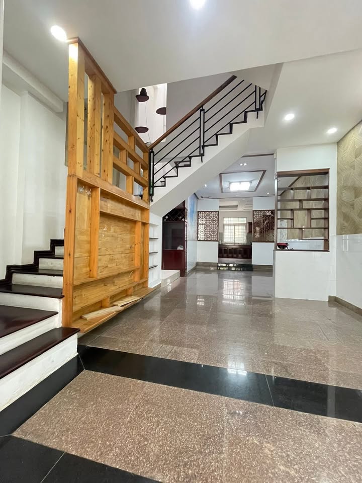 Nhà mặt tiền Hiệp Phú Thủ Đức 100m² 17tr - Thích hợp kinh doanh