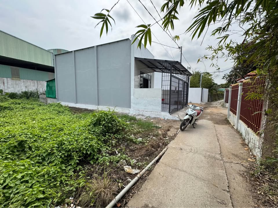 Bán đất thổ cư Cần Đước 90m² giá 650 triệu - Sổ đỏ chính chủ