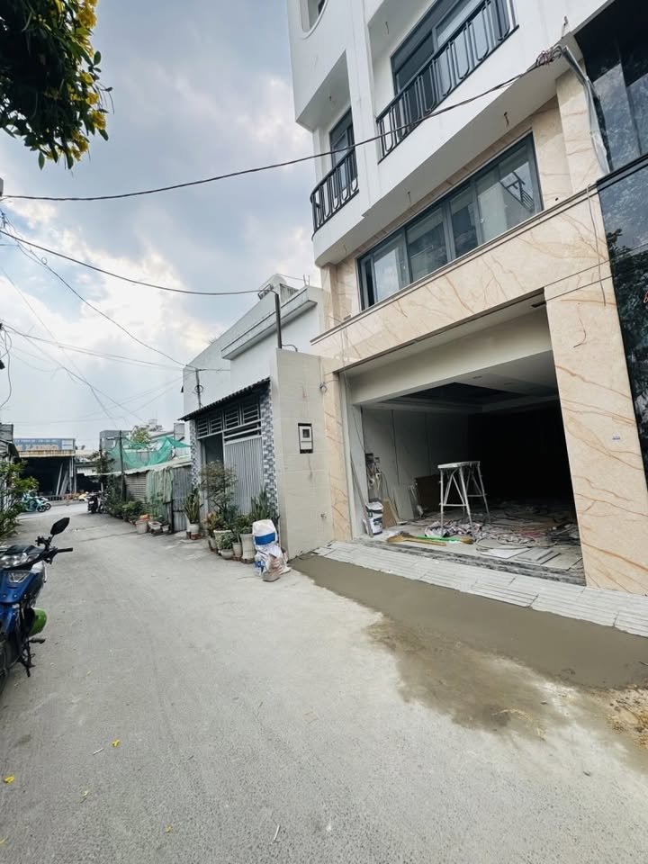 Bán Gấp Nhà Phố Lê Đức Thọ Gò Vấp - 84m² - 4PN - Sổ Hồng Riêng