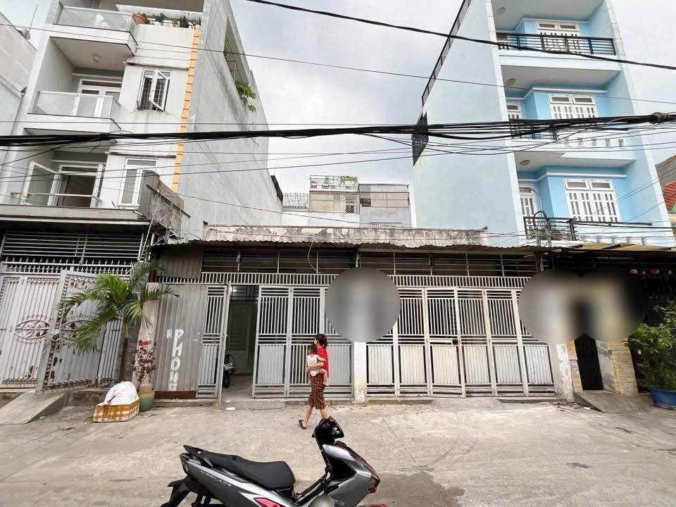 Nhà Riêng Lê Trọng Tấn 200m² HXH 8m - Sổ hồng sẵn, ô tô vào!