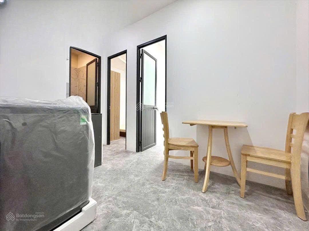 Cho thuê căn hộ 2PN ban công, máy giặt riêng Phan Xích Long, Phú Nhuận - 7.9 triệu