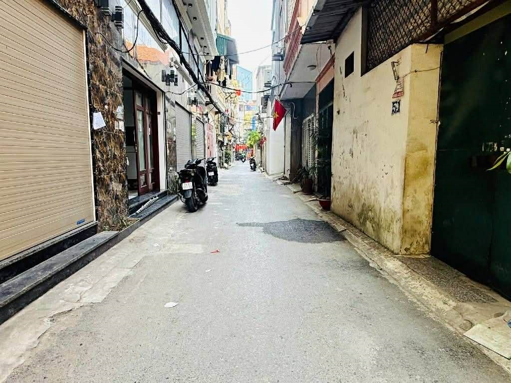 Nhà phố Trịnh Đình Cửu, Hoàng Mai 28m² - Ô tô vào tận nhà!