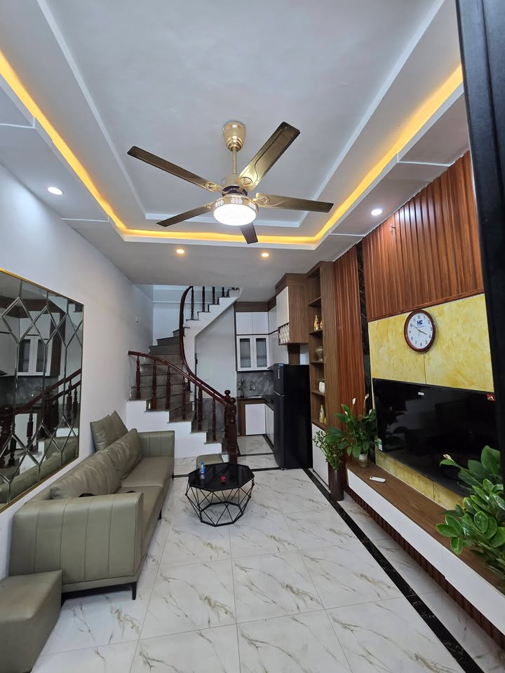 Nhà Phố Thanh Lân, Hoàng Mai 180m² 4 Tầng - Kinh Doanh Đỉnh Cao