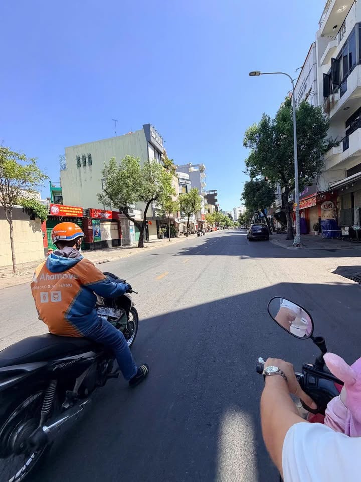 Nhà Mặt Tiền Hoàng Hoa Thám, Bình Thạnh - 32m², 4 Tầng, Sẵn Sàng Kinh Doanh