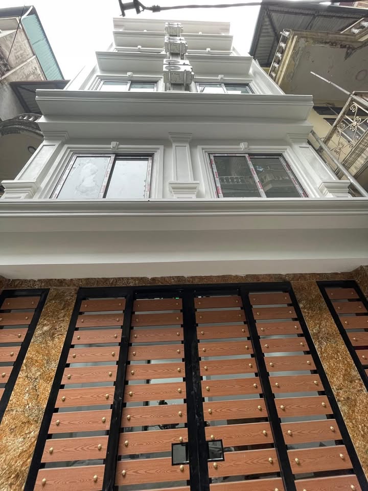 Nhà CCMN Minh Khai 49m² x 8 Tầng - 12PN Khép Kín - Dòng Tiền 800 Triệu/Năm