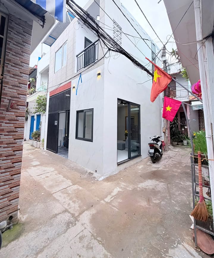 Nhà Lô Góc Nguyễn Phước Nguyên 41m² – Giá 3.97 Tỷ, Thoáng Mát!