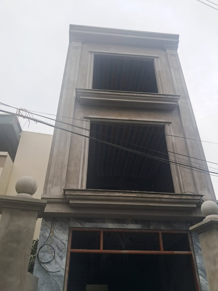 Bán Nhà 70m² Xã Liên Ninh, Thanh Trì - Sân Vườn, 4PN, Giá Tốt