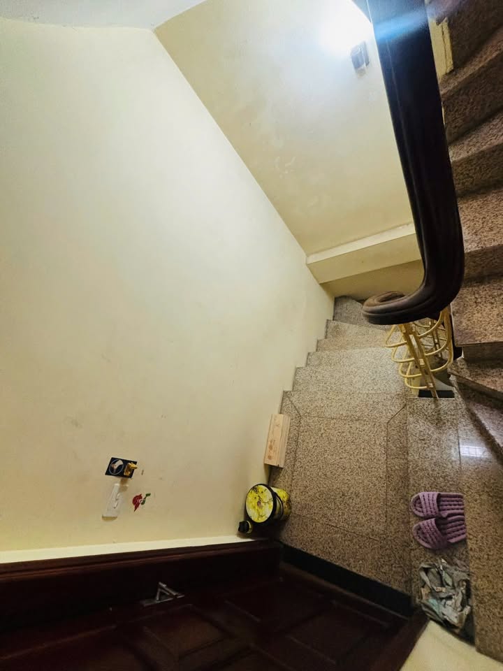 Nhà Riêng Phú Viên Long Biên 7.5 triệu/tháng - Ô tô dừng đỗ ngày đêm!