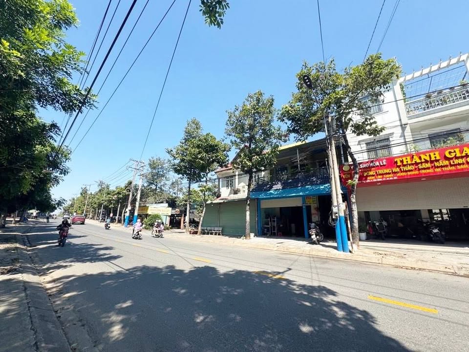 Nhà Mặt Tiền Kinh Doanh Huỳnh Thị Tươi, Dĩ An - 90m², 7.5 Tỷ, Vị Trí Đắc Địa