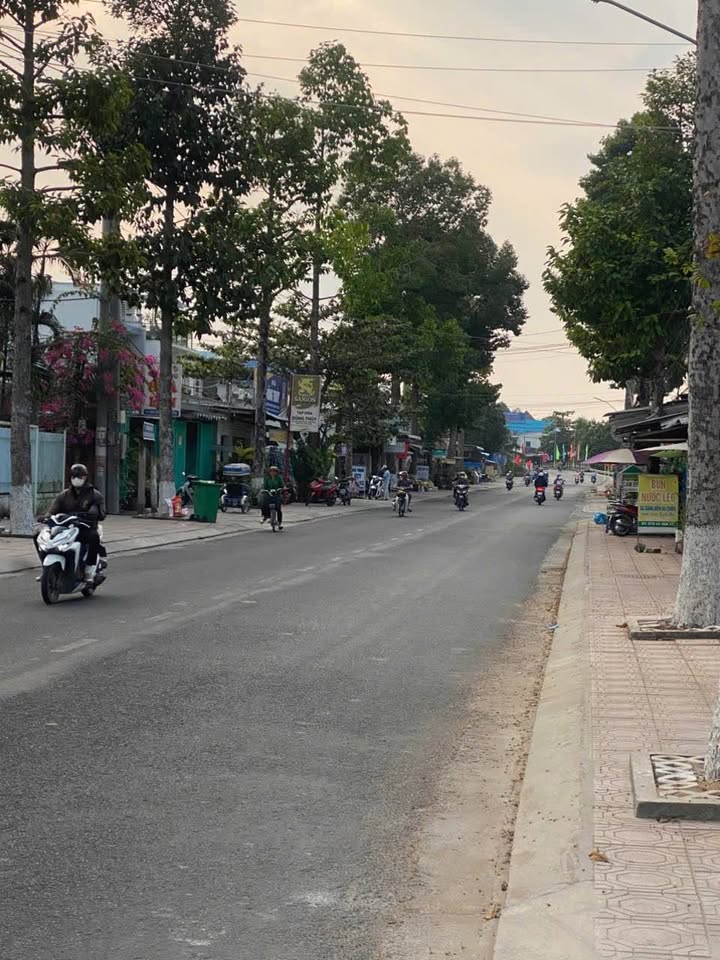 Bán đất mặt tiền 220m² đường 14/9, Vĩnh Long - Sổ đỏ, giá tốt