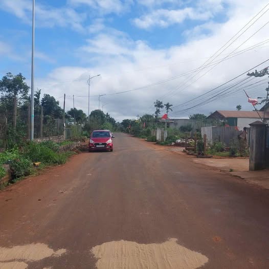 Bán nhà riêng Buôn Hồ 350m² giá 2.7 tỷ - Sổ đỏ chính chủ sẵn sàng ở ngay!