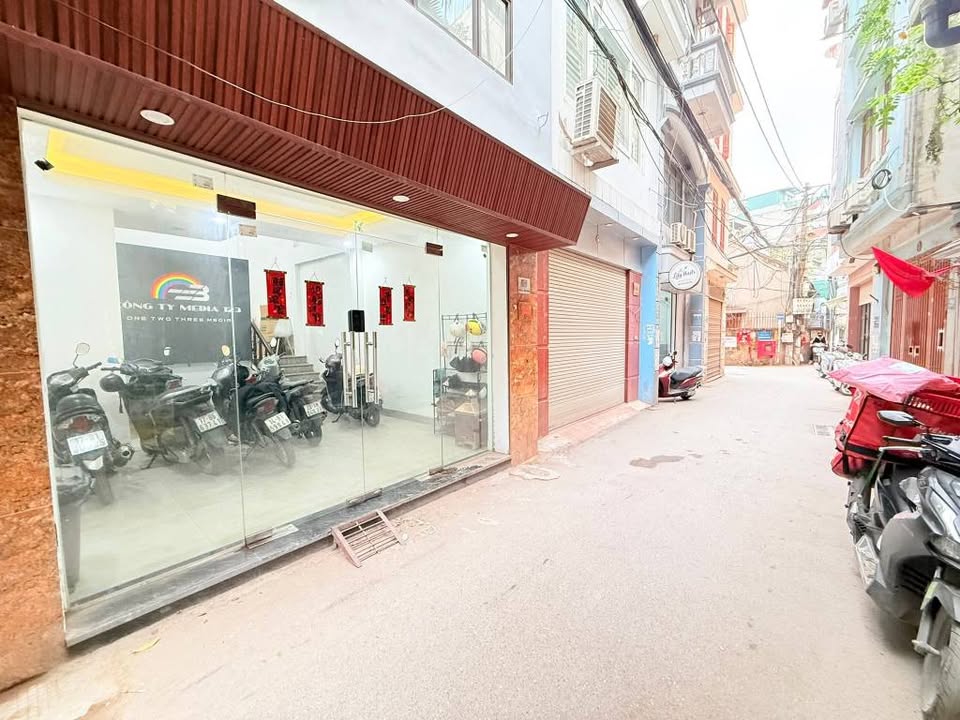 Nhà Lô Góc Dịch Vọng 45m² x 5 Tầng - Ô Tô Tránh Ngõ