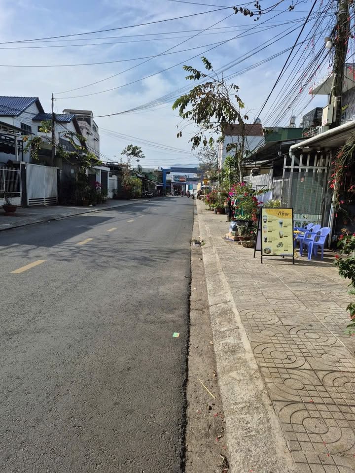 Nhà Mặt Tiền Chợ Cá Hà Giang, Đà Lạt 135m² - Mặt Tiền Kinh Doanh Vàng!