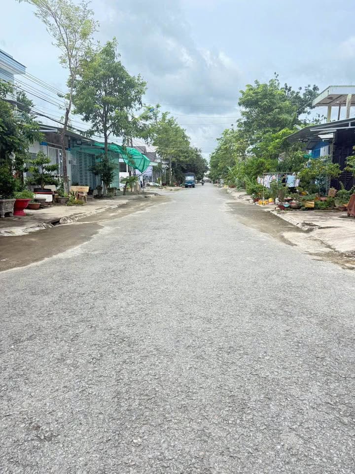 Bán Gấp 2 Nền Đất Vĩnh Long 240m² - Sổ Đỏ, Vị Trí Đẹp