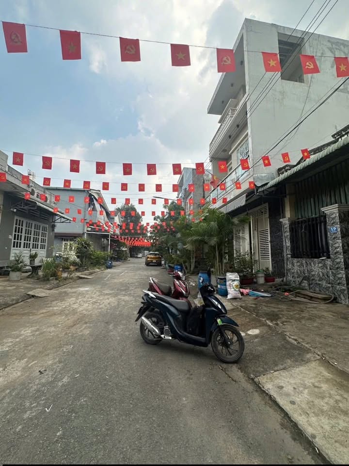 Nhà riêng KDC Đại Quang Dĩ An 5 triệu - Ô tô vào tận nhà!