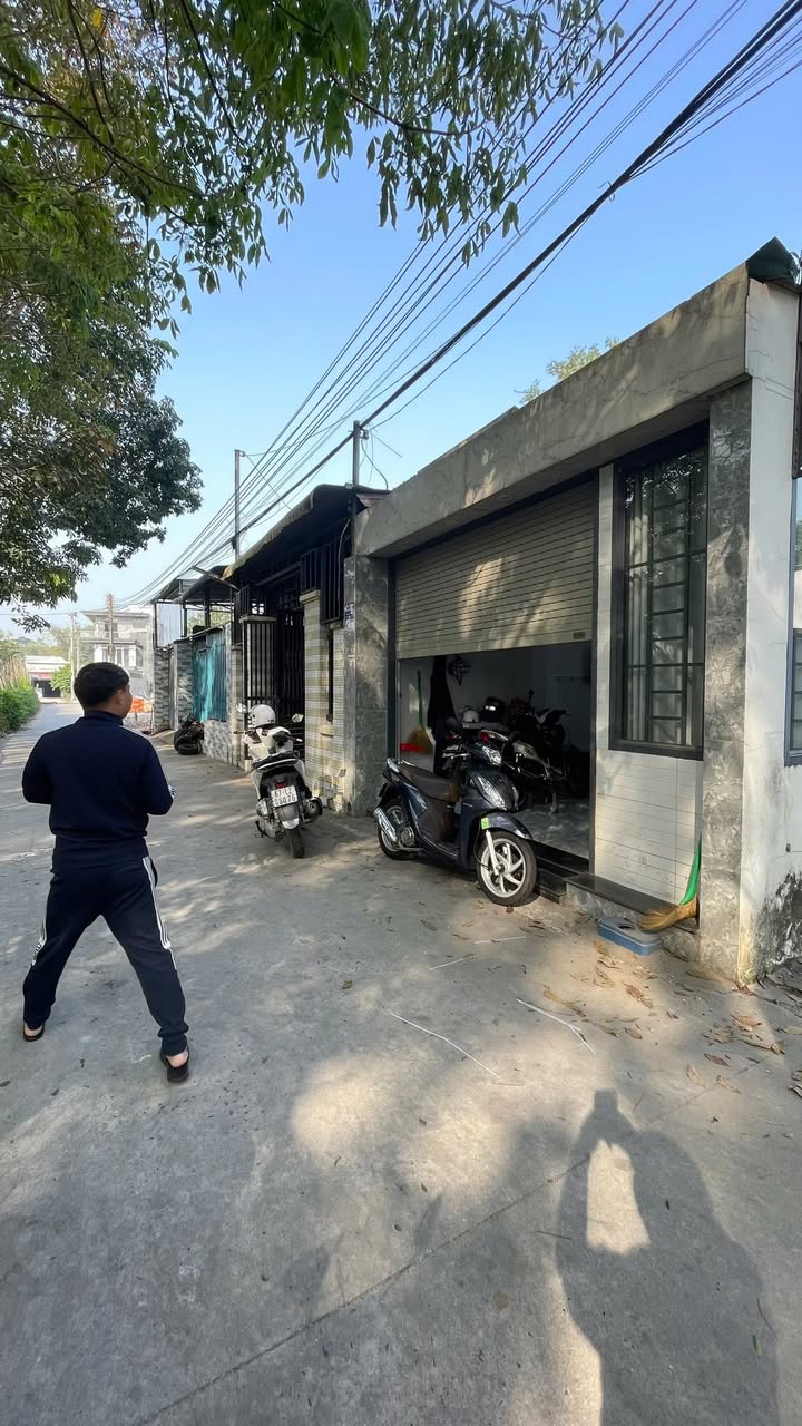 Nhà Xã Tân Long 60m² 2.1 Tỷ - Ô tô vào tận nhà, sổ hồng sẵn sàng!