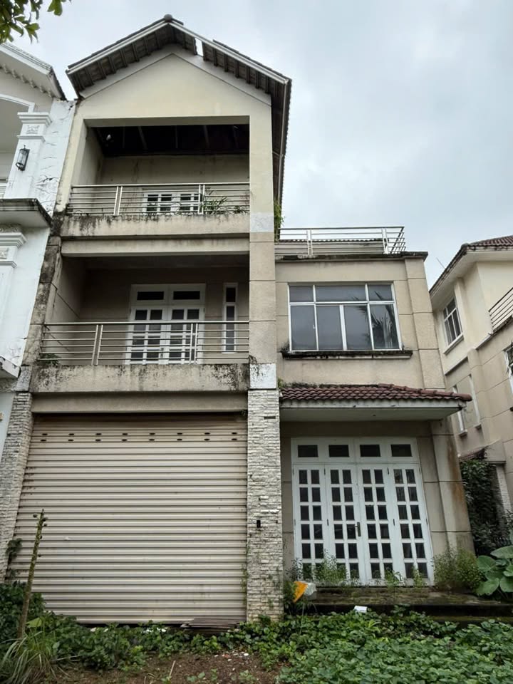 Cho thuê nhà khu Biệt Thự Hoàng Gia Dĩ An, 226m² - An ninh 24/7