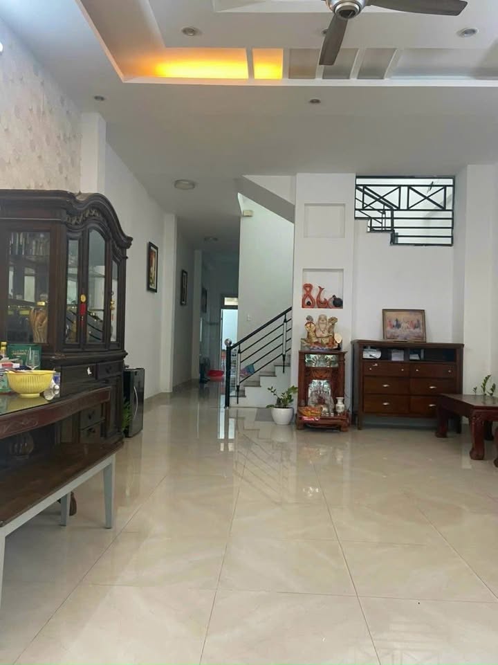 Nhà Mặt Tiền Thủ Đức 100m² - 18 Triệu/Tháng - KD Online, VP, Ở Gia Đình