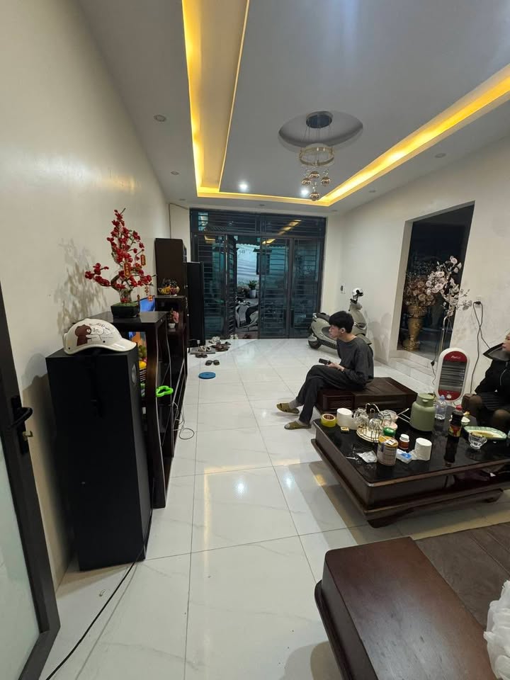 Nhà riêng Lạng Sơn 90m² giá 2 tỷ - Ô tô 16 chỗ đỗ cửa, vị trí đẹp!