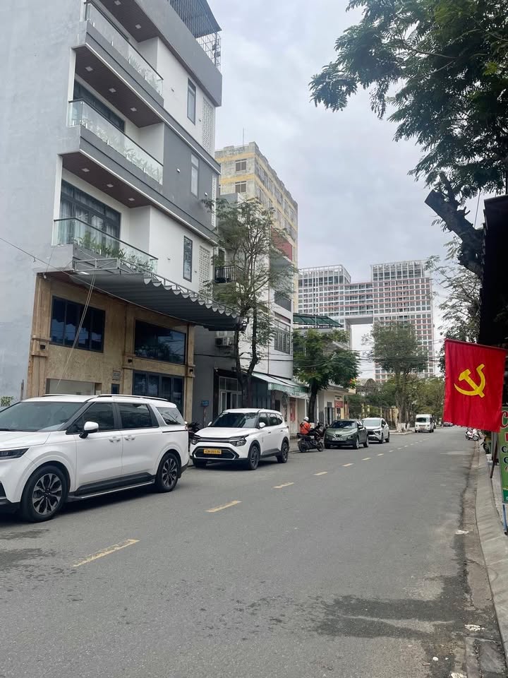 Bán Đất Tặng Nhà C4 Mặt Tiền Hà Thị Thân, Sơn Trà - 158m² Nở Hậu, Giá 25 Tỷ