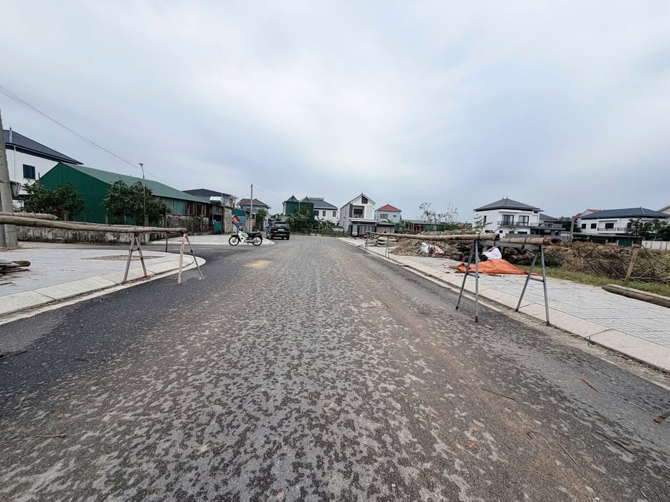 Đất Lô Góc Kinh Doanh Mặt Tiền Đặng Tất - Hà Tĩnh, 169m²