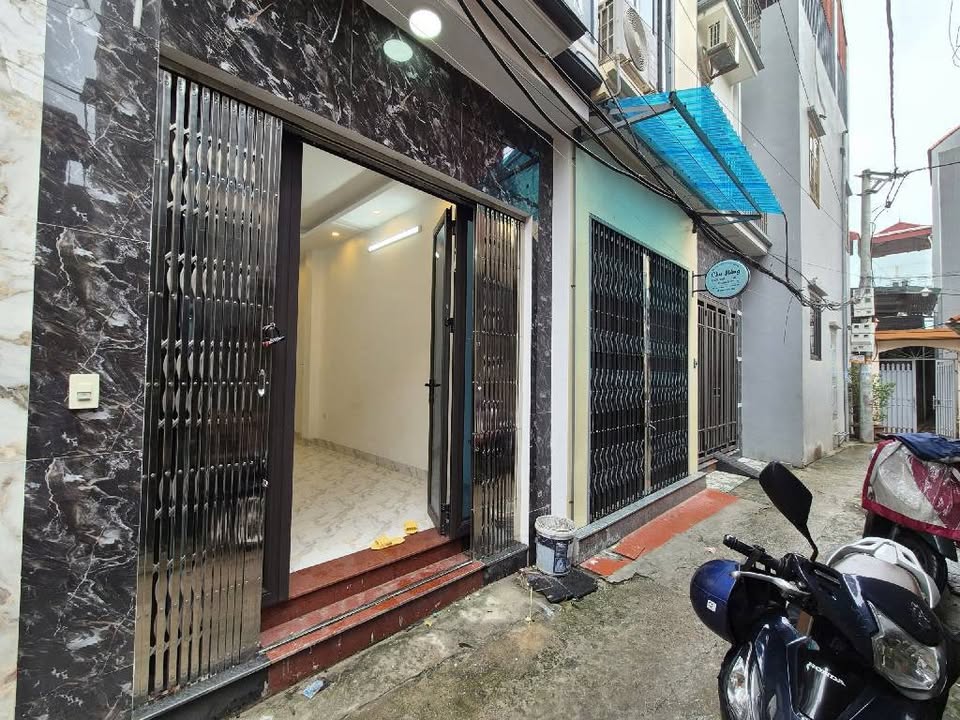 Nhà 40m² Hà Đông - 4 Tầng, 3 Ngủ, Sổ Đỏ Sẵn Sàng Giao Dịch