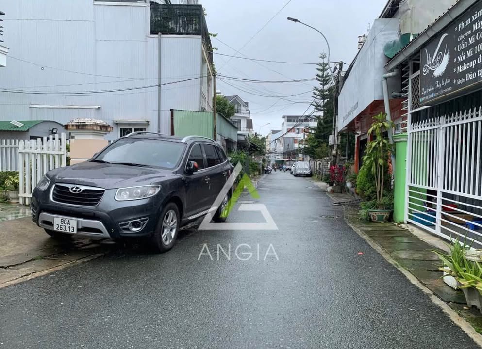 Nhà Mặt Tiền Đồng Tâm Đà Lạt 186m² - Giá 13.5 Tỷ, Sẵn Sàng Kinh Doanh