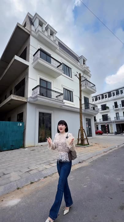 Nhà Phố Hồ Sen 90m² (4 Tầng) - Hướng Tây Bắc - Giá 5 Tỷ