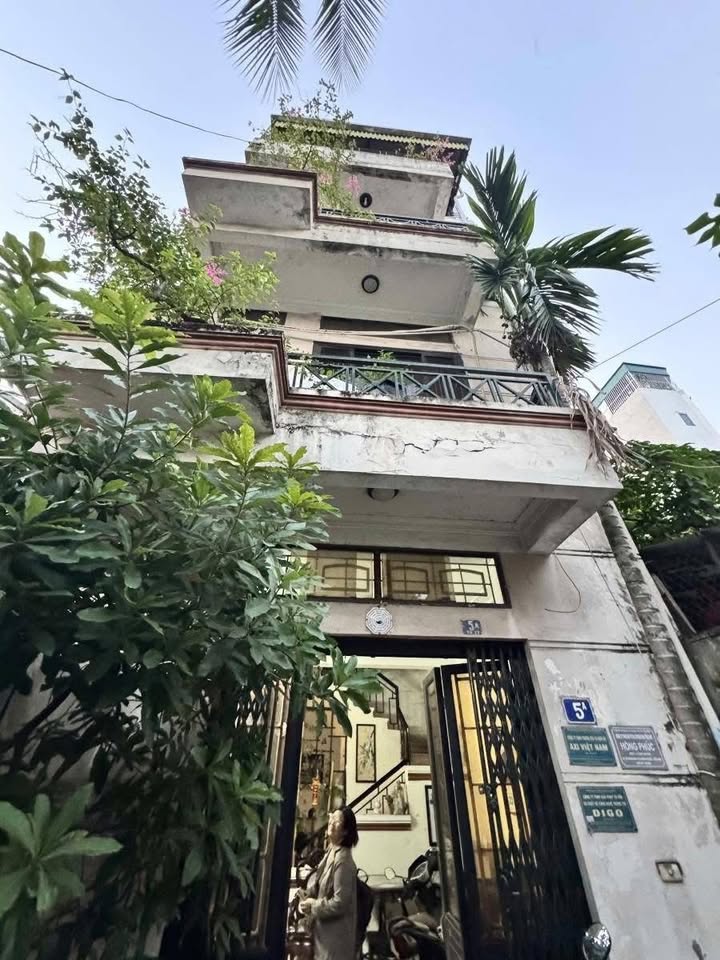 Nhà riêng Cầu Giấy 47m² giá 18 tỷ - Vị trí đẹp, giá tốt hiếm có!