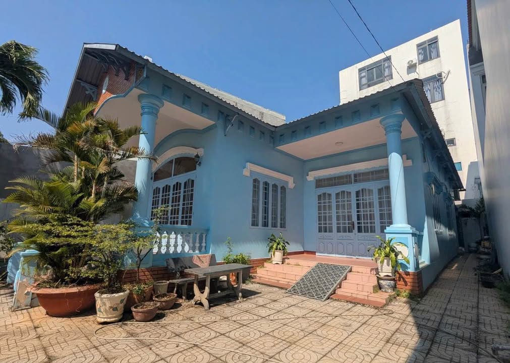 Nhà riêng Tân Phú Đồng Xoài 220m² - Ô tô vào tận nhà, giá tốt!