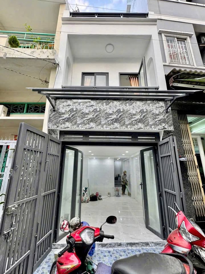 Nhà riêng P10 Quận 6 36m² 9 triệu - Ô tô vào tận nhà!