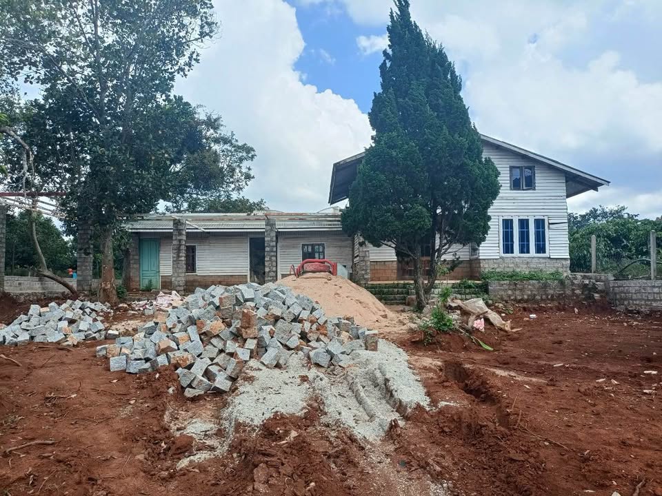 Bán Gấp Villa Cổ Sân Vườn 2800m² Đà Lạt - Giá 12.6 Tỷ