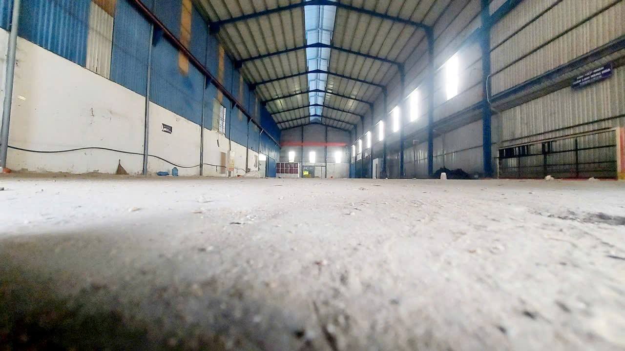 Kho/Xưởng 2500m² Cái Bè, Tiền Giang 90 triệu/tháng - Container thoải!