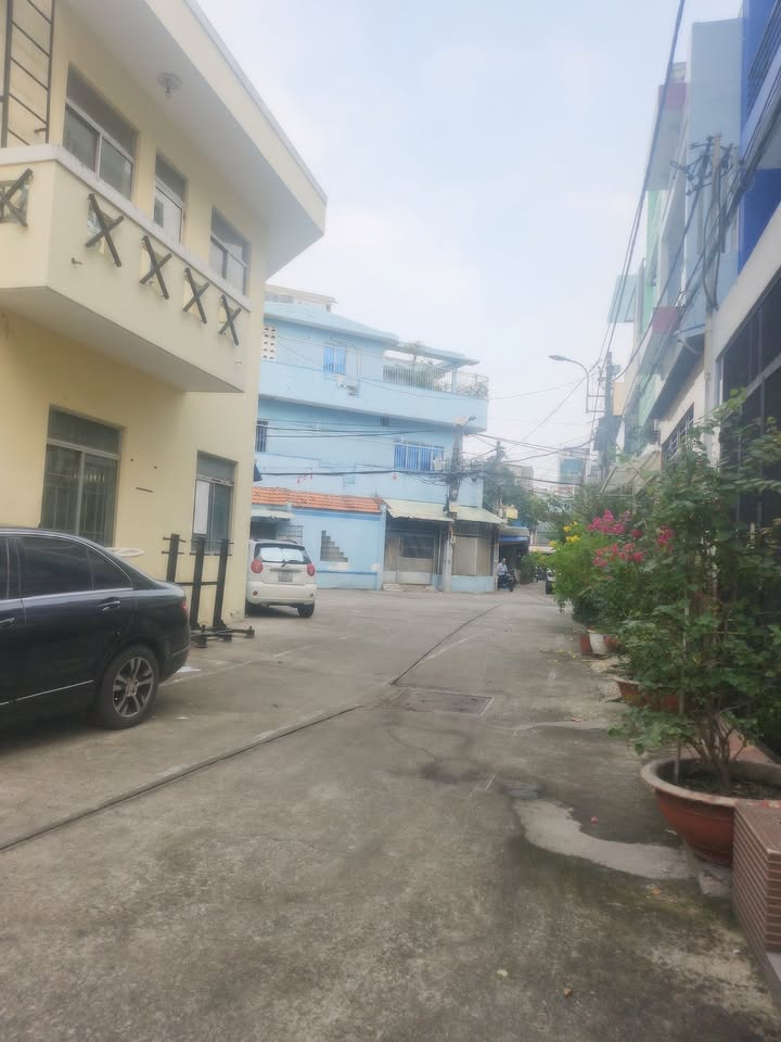 Nhà Mặt Tiền Lữ Gia, Quận 11 - 64m² - 9.9 Tỷ - Kinh Doanh Đa Ngành